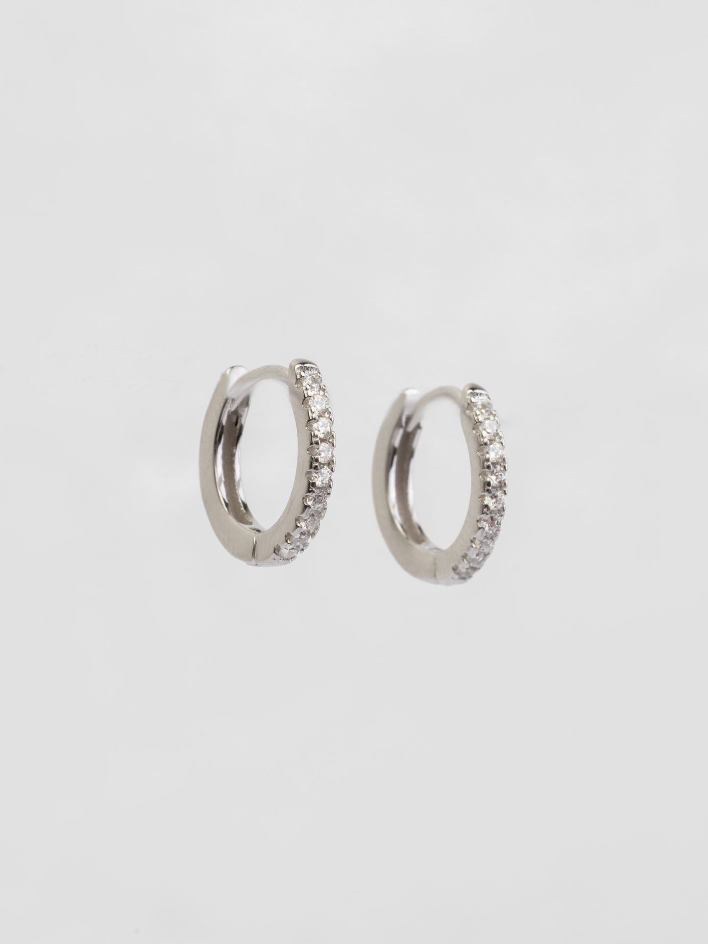 Orecchino Scattino in argento con zirconi