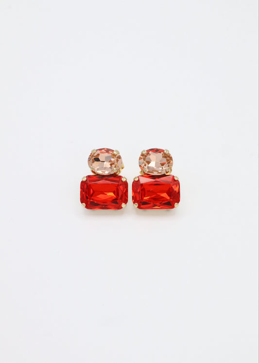 Orecchini Confetti Laura Sciunnach fatti a mano, piccoli e leggeri (3 g), design contemporaneo con dettagli colorati, chiusura a perno con farfallina, gioielli artigianali made in Italy personalizzabili. 