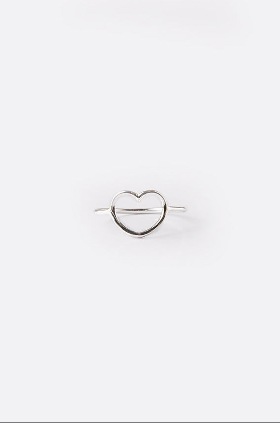 #anello #ring #argento #silver #cuore #cuorevuoto #heart #simboli #anellisottili #idearegalo #regalodonna #amiche #friendship #gioiello #jewelery