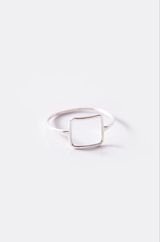 #anello #ring #argento #silver #quadrato #simboli #anellisottili #idearegalo #regalodonna #amiche #friendship #gioiello #jewelery