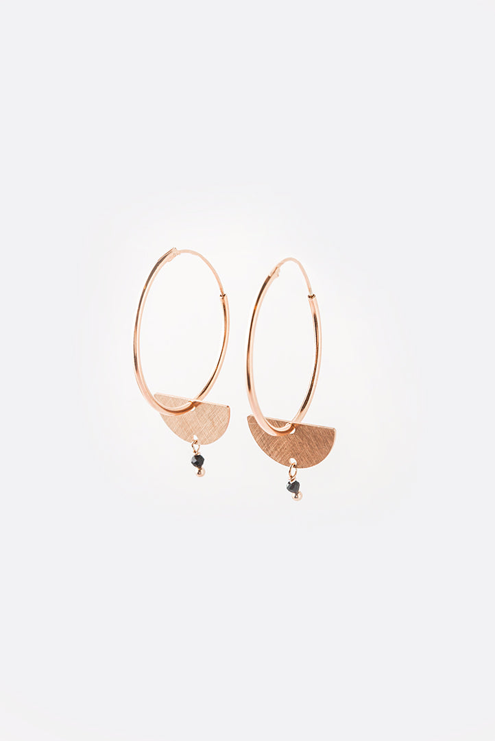 Medium silver earring with half-moon pendant